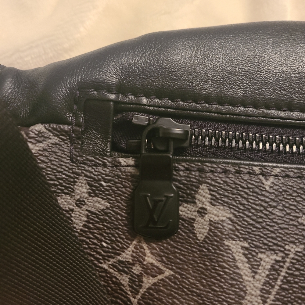 Authentic LV Louis Vuitton Special Edition Galaxy Discovery Mono Belt Bum Bag - Picture 14 of 16